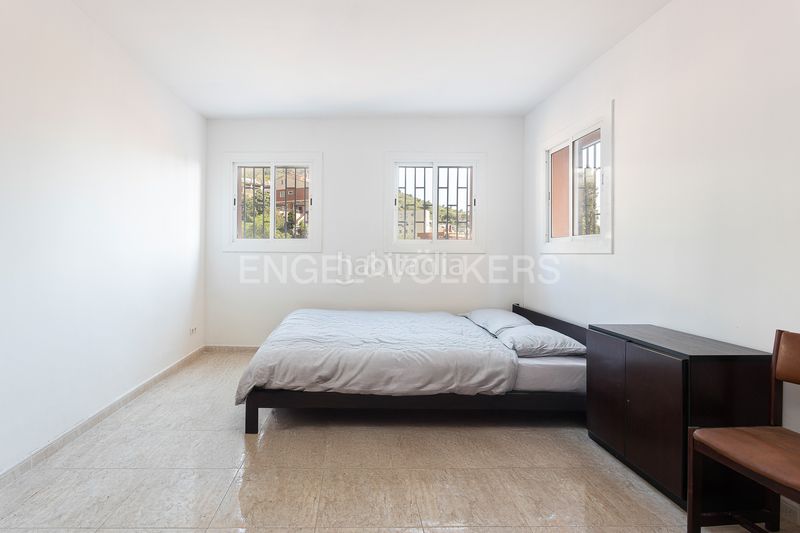 Foto 322f1768-d5ce-4038-96ab-174821acc759. Casa amb calefacció aparcament a Sant Genís dels Agudells Barcelona