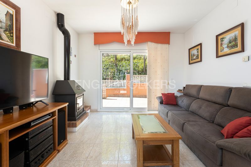 Foto 3ba08ea9-45e3-415a-8855-507220466474. Casa amb calefacció aparcament a Sant Genís dels Agudells Barcelona