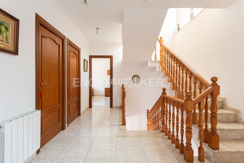 Foto 4c3c086a-3da0-4009-9691-52c6a23ac26e. Casa amb calefacció aparcament a Sant Genís dels Agudells Barcelona