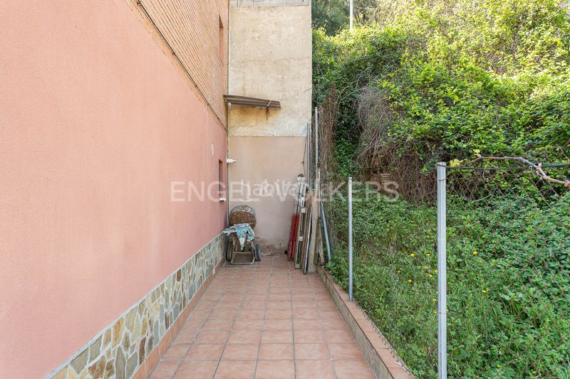 Foto 62a1b4ee-405e-46cc-875e-587eea5ee9eb. Casa amb calefacció aparcament a Sant Genís dels Agudells Barcelona