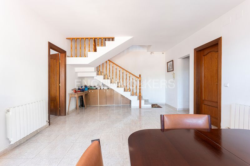 Foto a83bf9ac-b0b3-4155-96a7-cd212e449eb5. Casa amb calefacció aparcament a Sant Genís dels Agudells Barcelona
