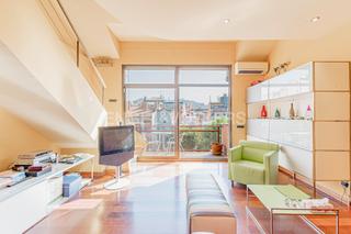 Zweistckige Wohnung in Putget - Farr. Joya de diseo con vistas a la montaa en el prestigioso sant ge