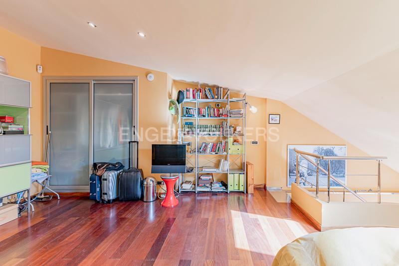 Foto 8c68a4a3-abc0-46c2-a01a-8dcff359fbfd. Dúplex amb calefacció a Putget - Farró Barcelona