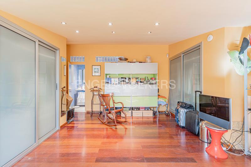 Foto 938125b7-e236-4619-abe5-dee1ccf3d7dd. Dúplex amb calefacció a Putget - Farró Barcelona