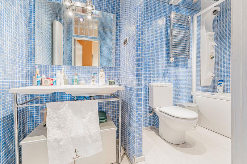 Foto a927fdc7-83e5-4fef-921c-a2767dc35d76. Dúplex amb calefacció a Putget - Farró Barcelona