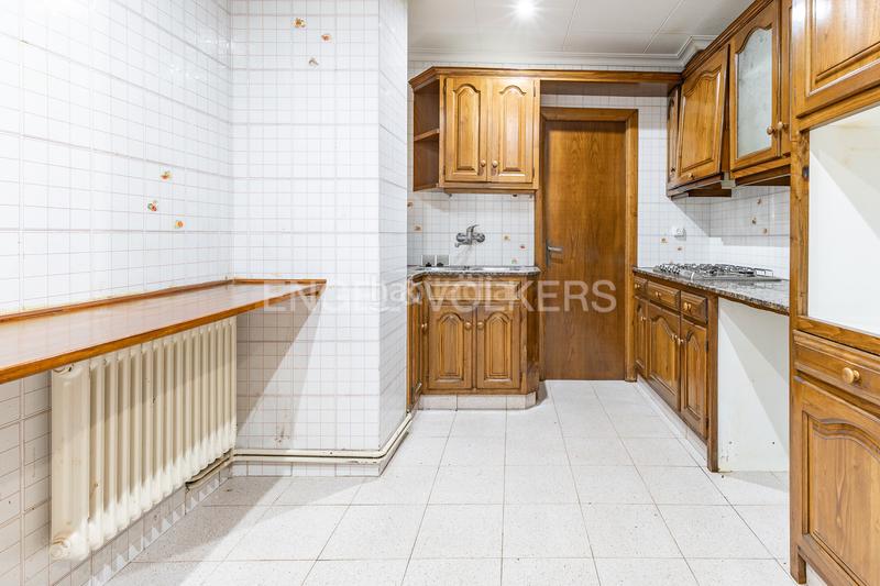 Foto 7524f91c-1eb5-49f3-bd87-08527e83ccd6. Appartement mit heizung in Centre Badalona