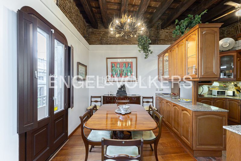 Foto 0c9cb615-3f1a-4a60-8b83-30a03096e830. Àtic amb calefacció a Gòtic Barcelona