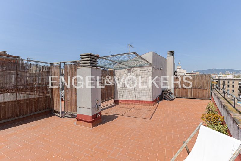 Foto 11b83448-fb2e-4900-8b50-b9881e8911d1. Àtic amb calefacció a Gòtic Barcelona