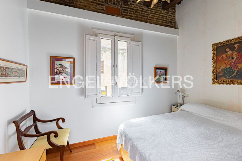 Foto 28c55be3-9fab-4164-9d8b-605b1134b1d6. Àtic amb calefacció a Gòtic Barcelona