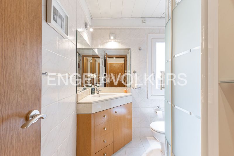 Foto 4bc0d627-e930-46b9-b2c4-52eba898f9d3. Àtic amb calefacció a Gòtic Barcelona