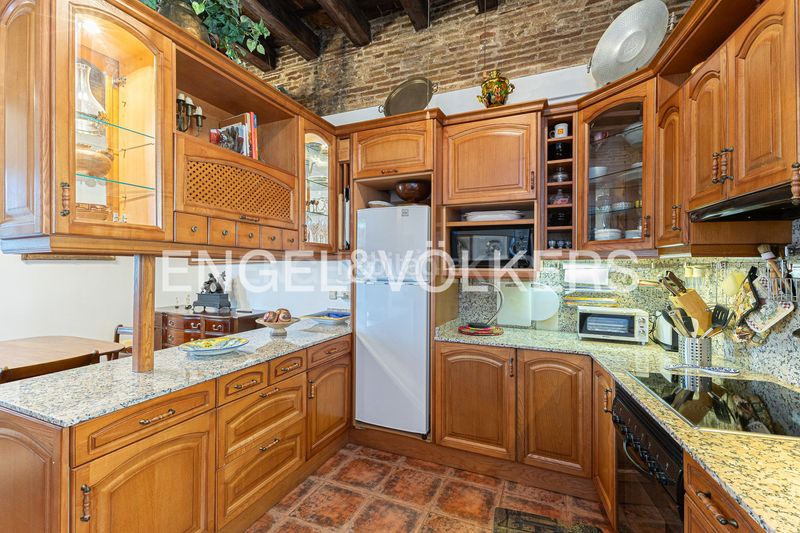 Foto 9439f30c-75c1-4178-9064-e9cec317830f. Àtic amb calefacció a Gòtic Barcelona