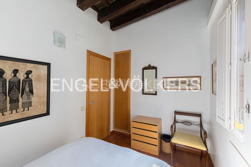 Foto 9daaac46-27c0-4b1a-9df9-7889db573be3. Àtic amb calefacció a Gòtic Barcelona