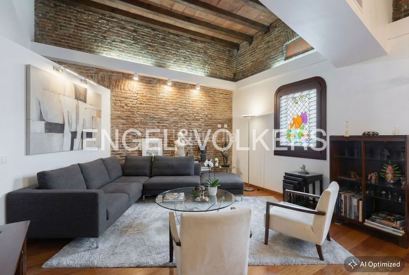 Foto a1654da8-ed76-41b8-8041-5f0e513198c5. Àtic amb calefacció a Gòtic Barcelona