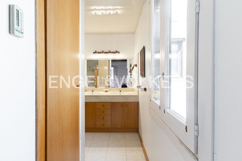 Foto a2b5e136-57af-4b8e-bbd8-7dd3ee15d1de. Àtic amb calefacció a Gòtic Barcelona