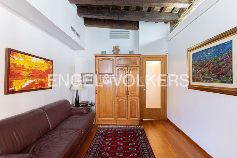 Foto cf4f169e-0cc8-4c75-ae8f-813d2c87a87d. Àtic amb calefacció a Gòtic Barcelona