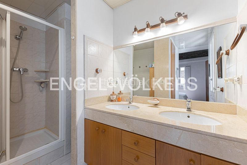 Foto d586fb59-9fb3-4883-b5e5-c7f830df9516. Àtic amb calefacció a Gòtic Barcelona