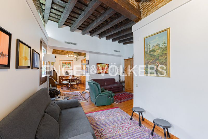 Foto d6b5b2e7-5687-46e6-8aae-99c6185e5319. Àtic amb calefacció a Gòtic Barcelona