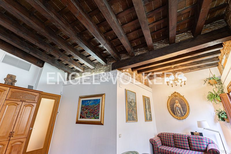 Foto d74f8d6a-2f2d-4ca6-9e33-91058d96c68c. Àtic amb calefacció a Gòtic Barcelona