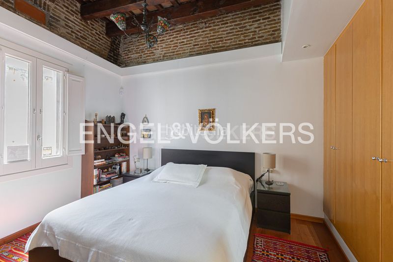 Foto e22ea896-a2f7-4fe2-983b-f28b8e7ccc92. Àtic amb calefacció a Gòtic Barcelona