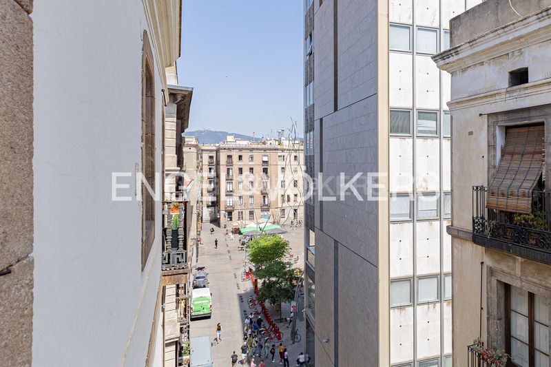 Foto e5e91219-52b1-45eb-bcb3-75dc356cc4af. Àtic amb calefacció a Gòtic Barcelona