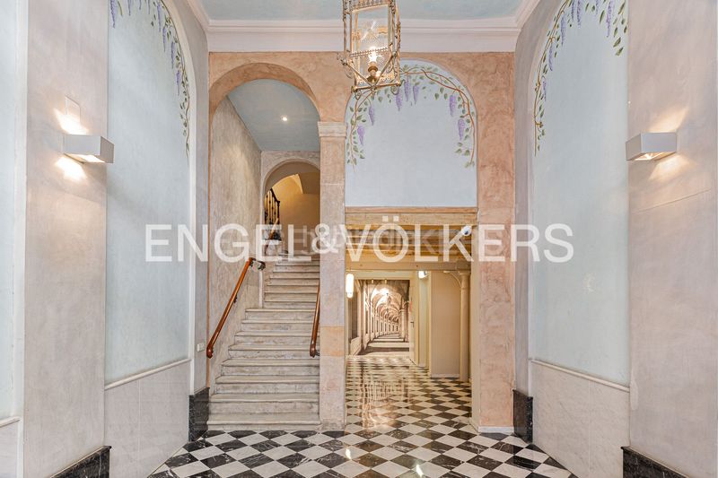 Foto e6287cc4-b9fb-4f3c-bd1d-685bbfb2fb26. Àtic amb calefacció a Gòtic Barcelona