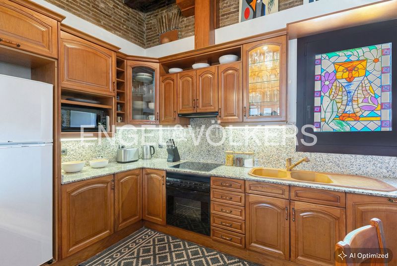 Foto f8f4e434-15aa-4257-9253-78dd1e2f77e5. Àtic amb calefacció a Gòtic Barcelona