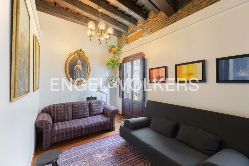 Foto fce73dec-132a-4c01-bd27-d52096807deb. Àtic amb calefacció a Gòtic Barcelona