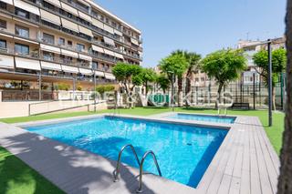 Apartament a Poblenou. Atico con piscina en el corazon de rambla del poblenou