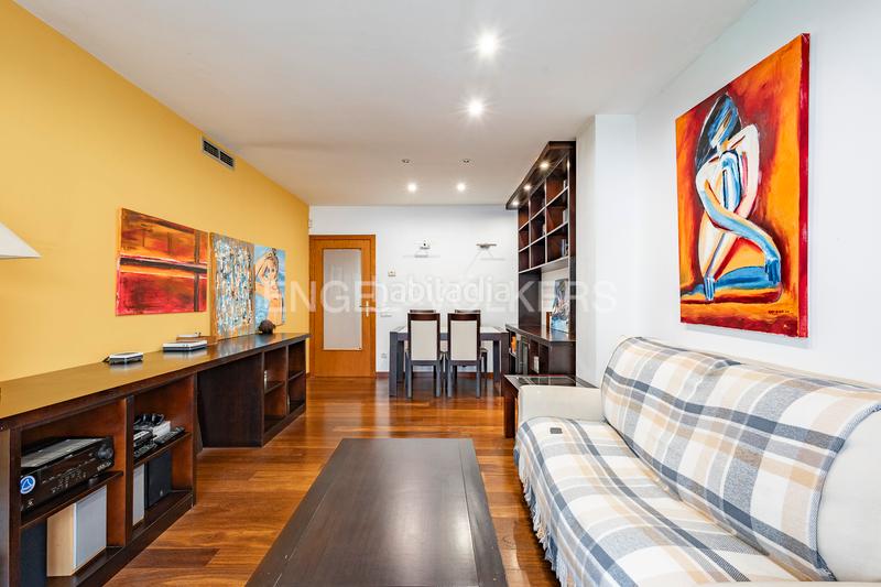 Foto a62ee2f0-8149-4095-8a79-5465c6bd99fe. Apartamento piso exterior con dos terrazas en Sant Joan-TV3 Sant Joan Despí
