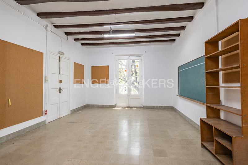 Foto 0df59e8f-2c66-409c-a46e-2e698810d066. Casa con riscaldamento parcheggio in Eixample Sant Joan Despí