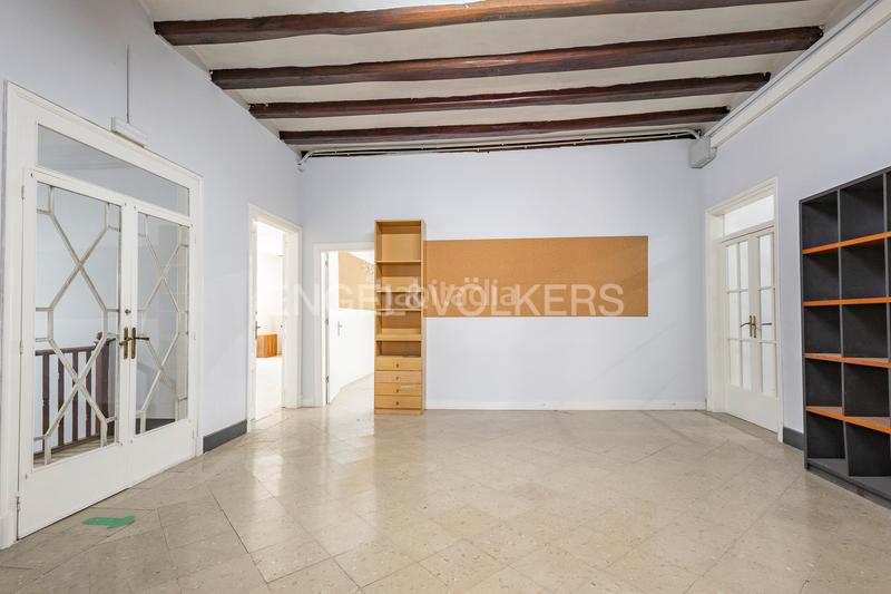 Foto 2446224f-7a25-4371-adb5-58e254db795a. Casa con riscaldamento parcheggio in Eixample Sant Joan Despí