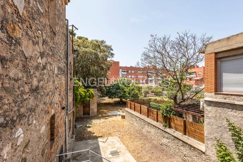 Foto 4be16b4e-5a9e-42ec-a046-973831550a39. Casa con riscaldamento parcheggio in Eixample Sant Joan Despí