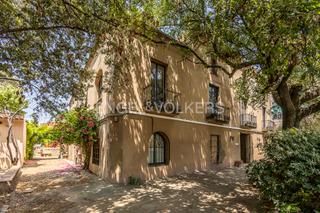Casa a Eixample. Masía del siglo xviii con gran parcela