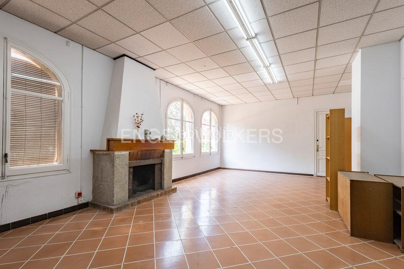 Foto 829149fb-3932-485b-b2e4-713b23c4db49. Casa con riscaldamento parcheggio in Eixample Sant Joan Despí