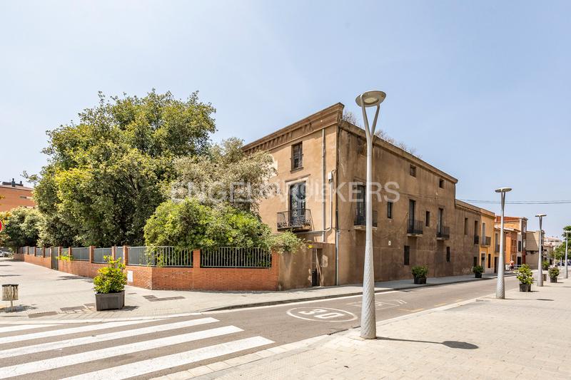 Foto 8e4e8ac8-a1ff-4958-a7e7-f30a0c6e65ea. Casa con riscaldamento parcheggio in Eixample Sant Joan Despí