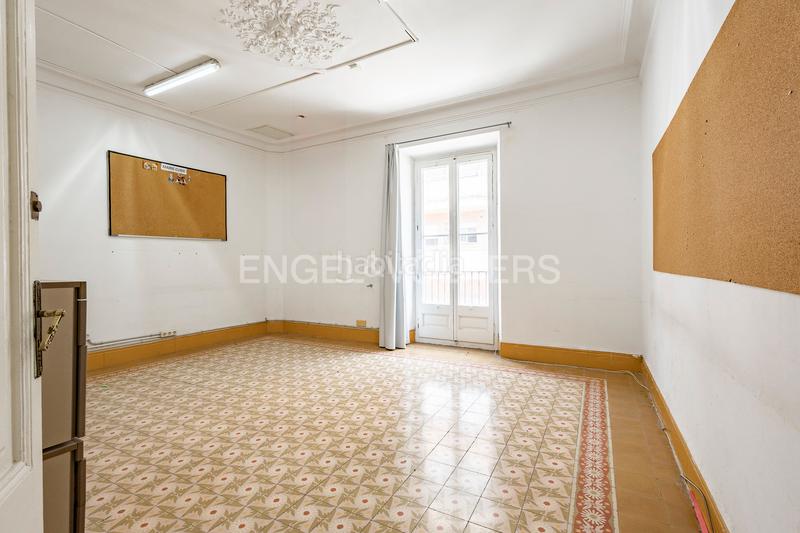 Foto a09d892e-7d0f-4d78-9950-4f5103b09aa6. Casa con riscaldamento parcheggio in Eixample Sant Joan Despí