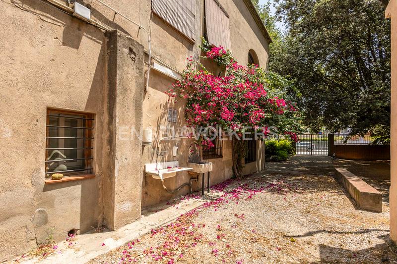 Foto e50c43dd-da81-4e49-9711-3597e3a80519. Casa con riscaldamento parcheggio in Eixample Sant Joan Despí