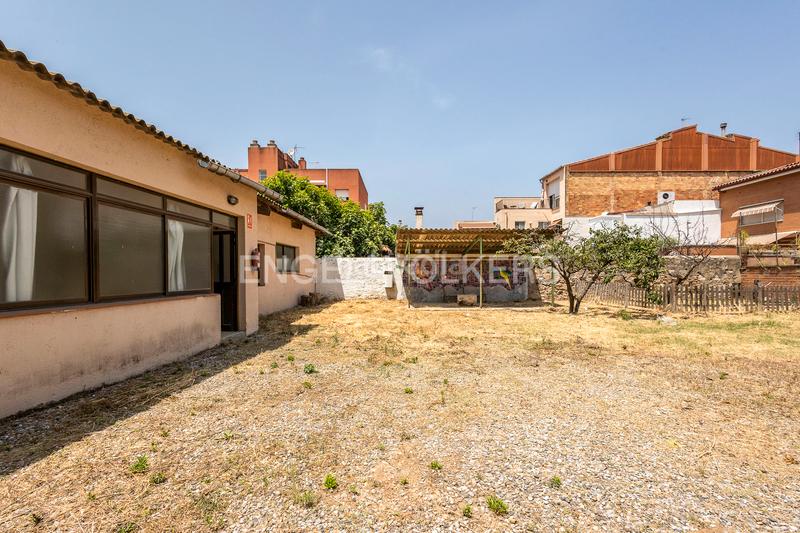 Foto ff4cdf2c-33d7-4dd2-88d6-272f2436cc2c. Casa con riscaldamento parcheggio in Eixample Sant Joan Despí