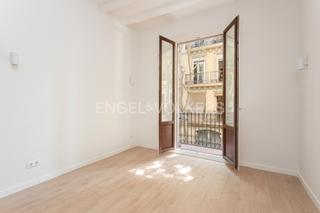 Apartament a El Poble Sec - Parc de Montjuïc. Piso reformado a estrenar en margarit