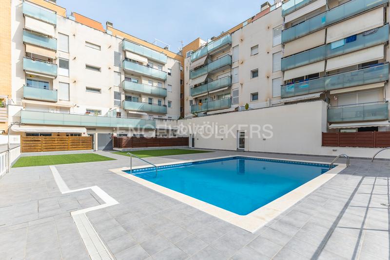 Foto db43a609-d552-4296-82e8-8094a9fd5a75. Appartement avec chauffage parking piscine dans Via Europa - Parc Central Mataró