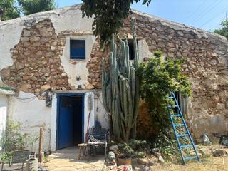 Masia a Reixac - Vallensana Baixa. Masia a la serralada de marina