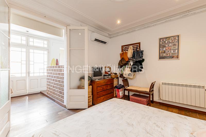 Foto 63423764-7549-4259-888c-37d63a1a5683. Apartamento encantador apartamento en finca regia aribau consell de cent en Barcelona