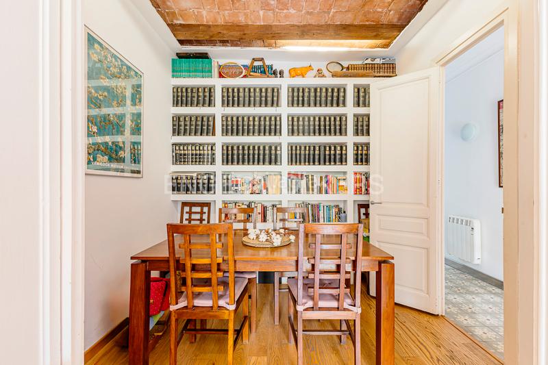 Foto 9878d89e-8cc8-4cbd-8ffd-9e35a15f0f4c. Apartamento encantador apartamento en finca regia aribau consell de cent en Barcelona