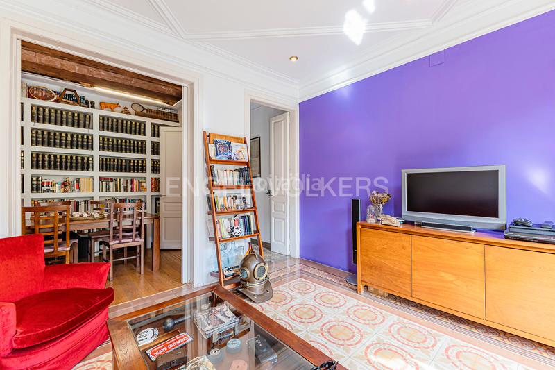 Foto e6a1b246-7ccf-43c6-b0b8-ba4c1b5a2a3a. Apartamento encantador apartamento en finca regia aribau consell de cent en Barcelona