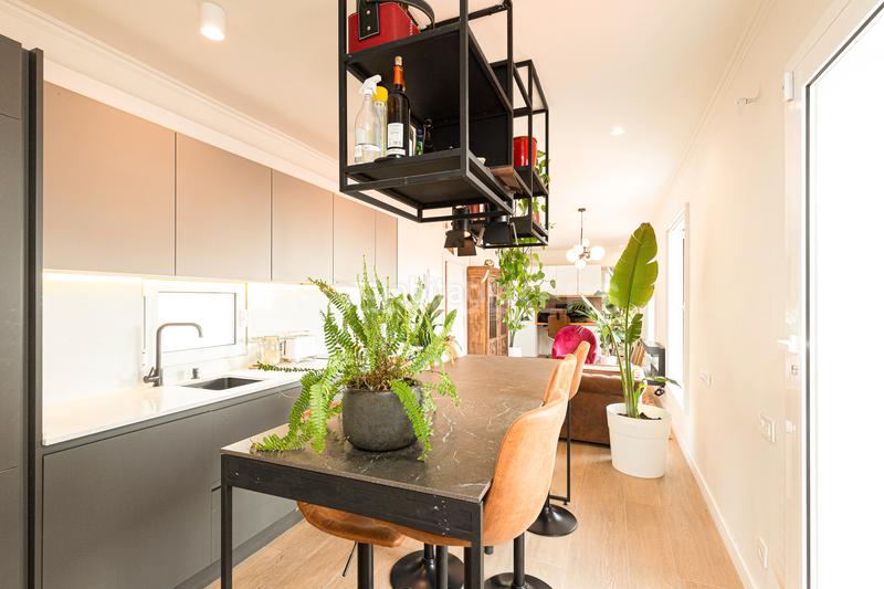 Foto 5ae35b0d-e19b-49c2-8f40-44e3286d1a4e. Ático exquisito sobreático en el eixample con amplia terraza comunitaria y vistas panorámicas en Barcelona