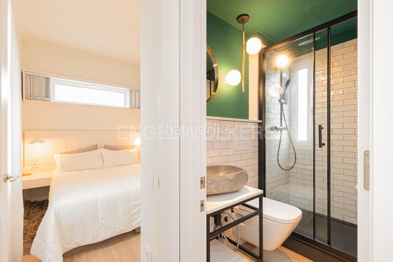 Foto 5df36464-a12e-4d7c-aa84-2915da92a10c. Ático exquisito sobreático en el eixample con amplia terraza comunitaria y vistas panorámicas en Barcelona