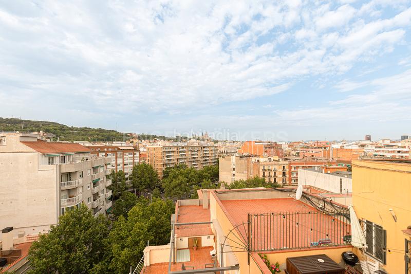 Foto 89a1428b-cb7e-4880-b61f-7630b5f7499a. Ático exquisito sobreático en el eixample con amplia terraza comunitaria y vistas panorámicas en Barcelona