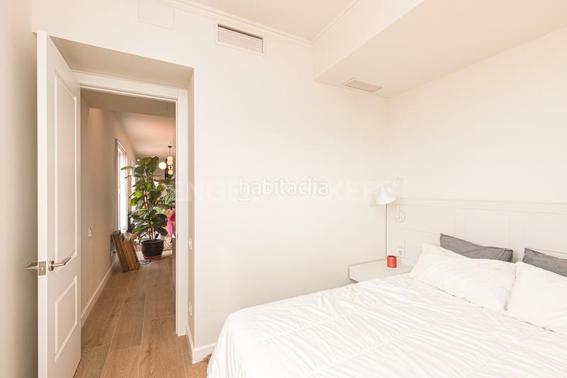 Foto acebdaf0-d994-4847-8cb6-121a442da26b. Ático exquisito sobreático en el eixample con amplia terraza comunitaria y vistas panorámicas en Barcelona