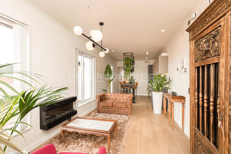 Foto f7fc3122-34d0-496f-b685-7cb1a3de6873. Ático exquisito sobreático en el eixample con amplia terraza comunitaria y vistas panorámicas en Barcelona