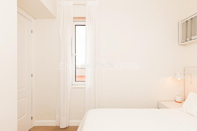 Foto fb42d5f0-6d4e-46da-ae43-fb05ab1867cc. Ático exquisito sobreático en el eixample con amplia terraza comunitaria y vistas panorámicas en Barcelona